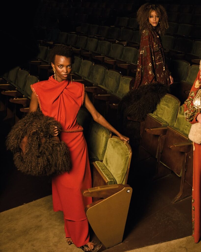 JOHANNA ORTIZ INAUGURA UNA NUEVA ERA EN MADRID La diseñadora colombiana abre #MBFWMadrid con una pasarela que celebra la identidad, el lujo y la herencia latina